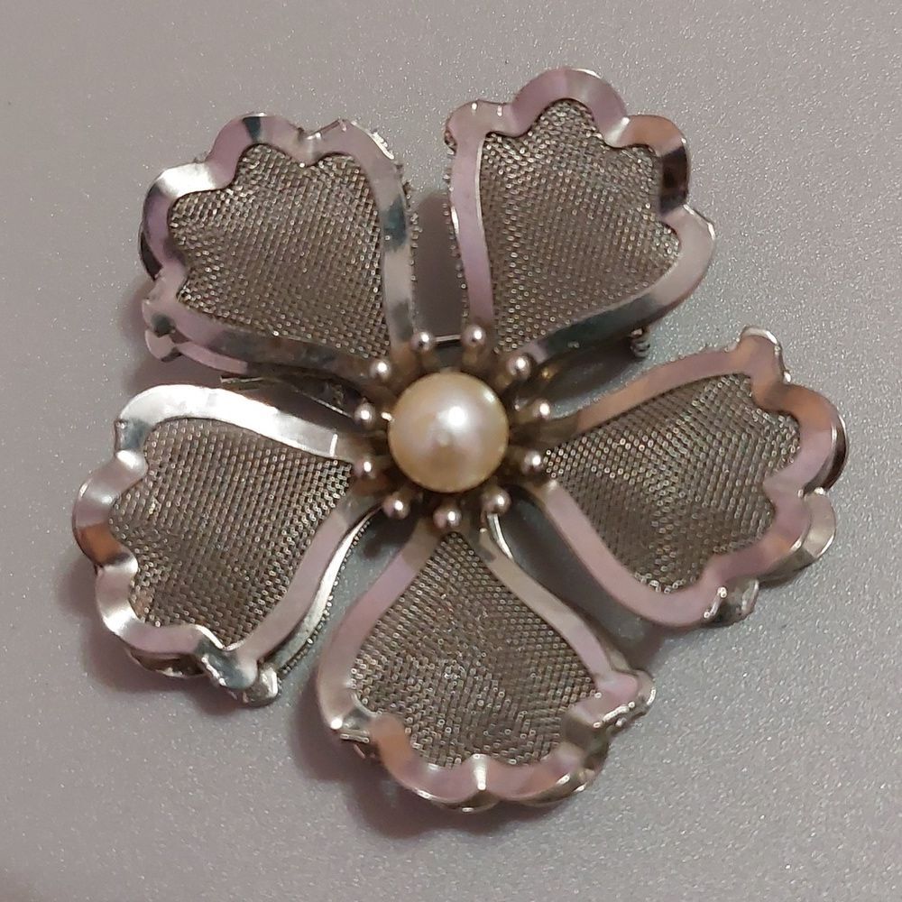 Vintage Signed BED Silver Tone Mesh Flower Brooch Pin